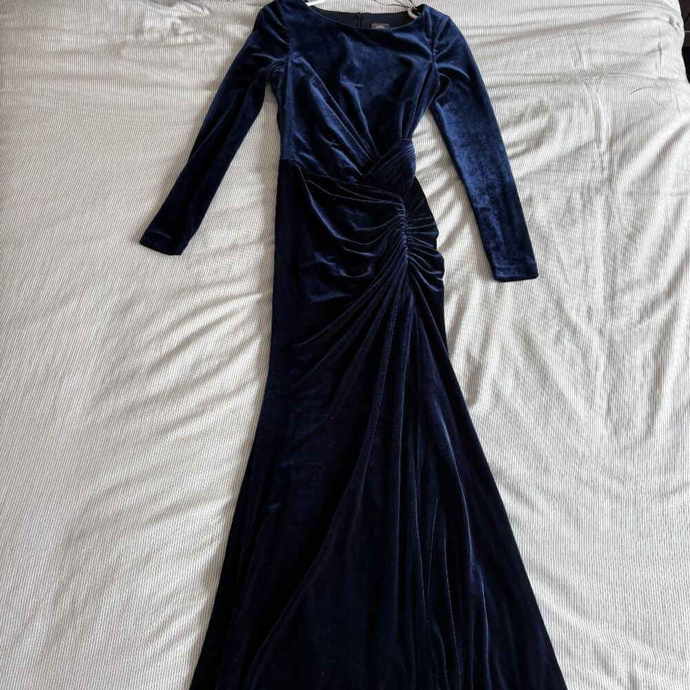 Vince Camuto Velvet Long Sleeve Ruched Formal Gown Dress Side Slit Navy Size 4 - Picture 10 of 10